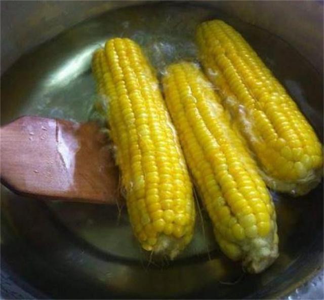 玉米煮多久会熟（做对了个个香甜可口）(2)