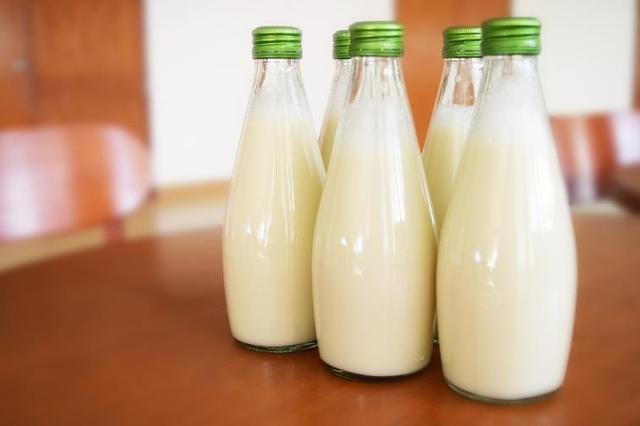 全脂牛奶有什么特点（全脂牛奶的口感较浓郁）(2)